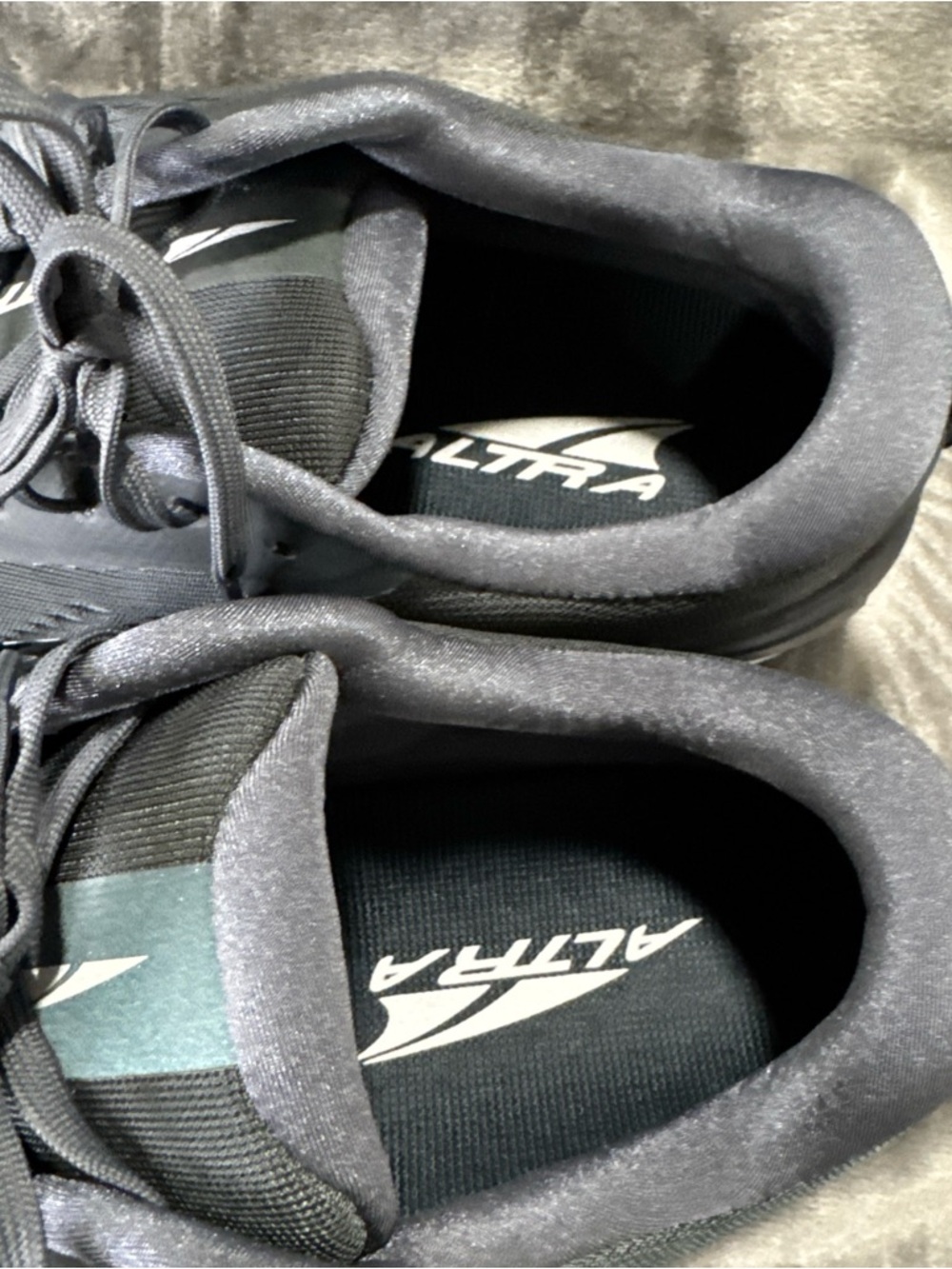 Altra Paradigm 5 Men’s Cushion Running Shoes - Gray & Charcoal - Picture 4 of 7